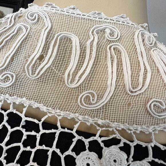 BoHo Style Hand Tatting&Lace Over Coat - Picture 14 of 14